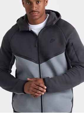 Nike Men’s Black and Gray Colorblock Full‑Zip Hooded Nike Tech